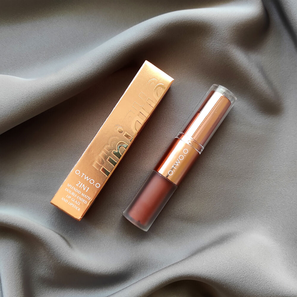 O.TWO.O 2 in 1 Lipstick & Lip Mud