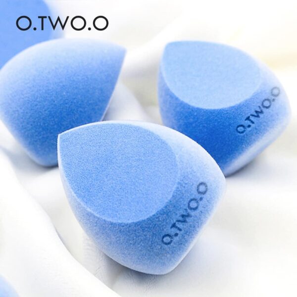 O.TWO.O  Soft & Smooth Microfiber Beauty Blender  Blue